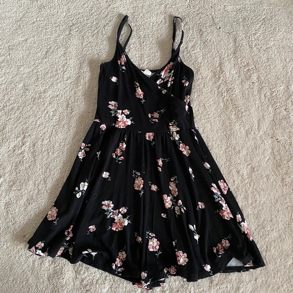 Garage Floral Romper - Picture 2 of 4